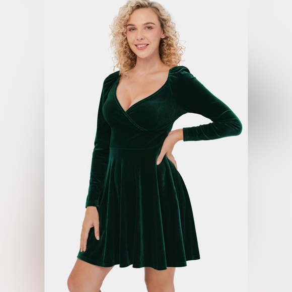 NWT Halara V-Neck Velvet Dress (Green) - Picture 3 of 8